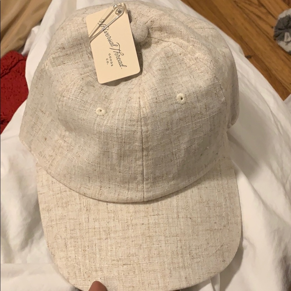 Universal Thread hat